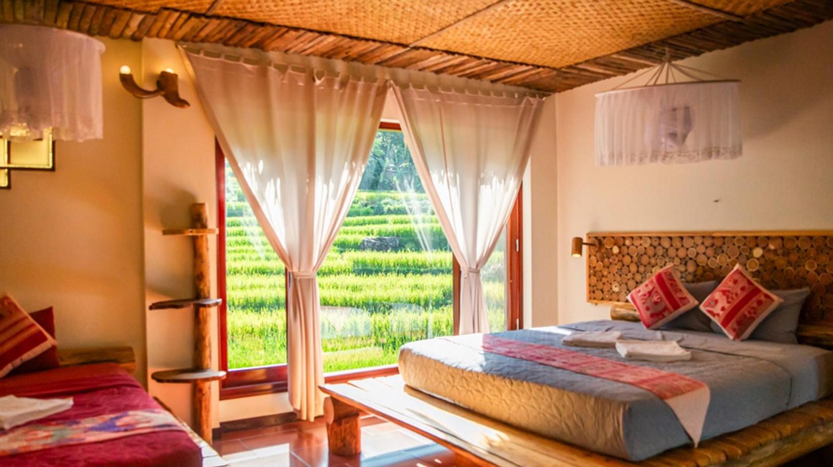 Rice Field View Triple Room - Bed