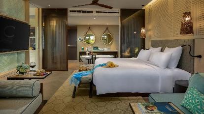 DELUXE SUITE, Executive Lounge Pass, 1 King Size Bed, Pool Side - Room plan