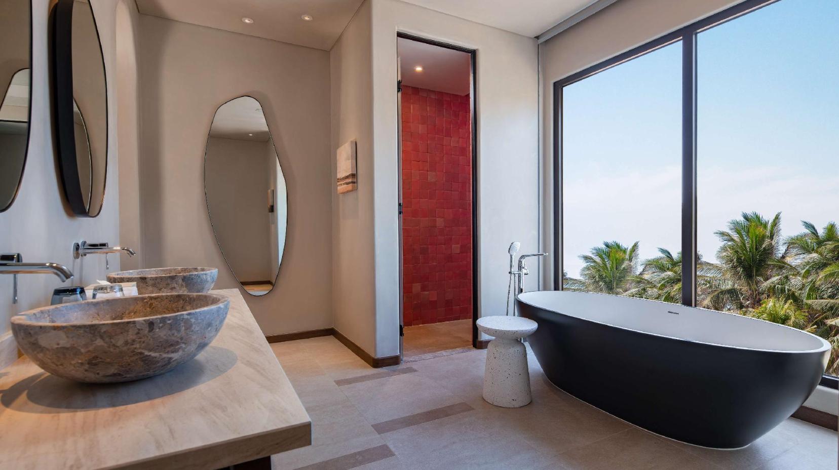 Executive Suite - Bathroom