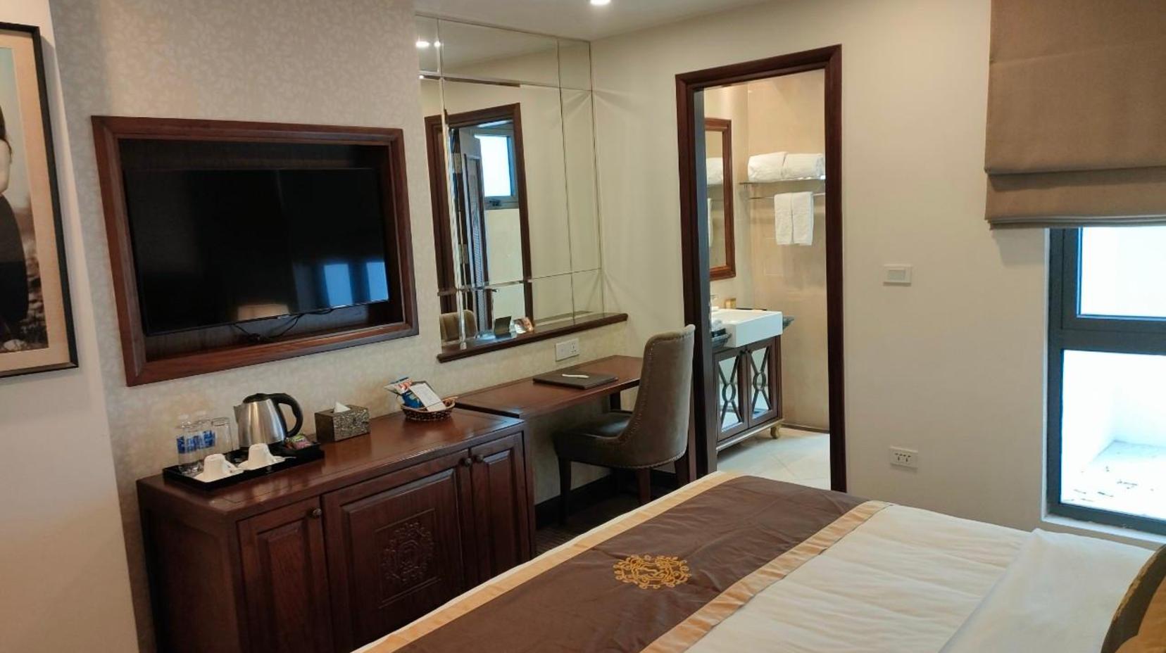 Premier Deluxe Double - Bedroom