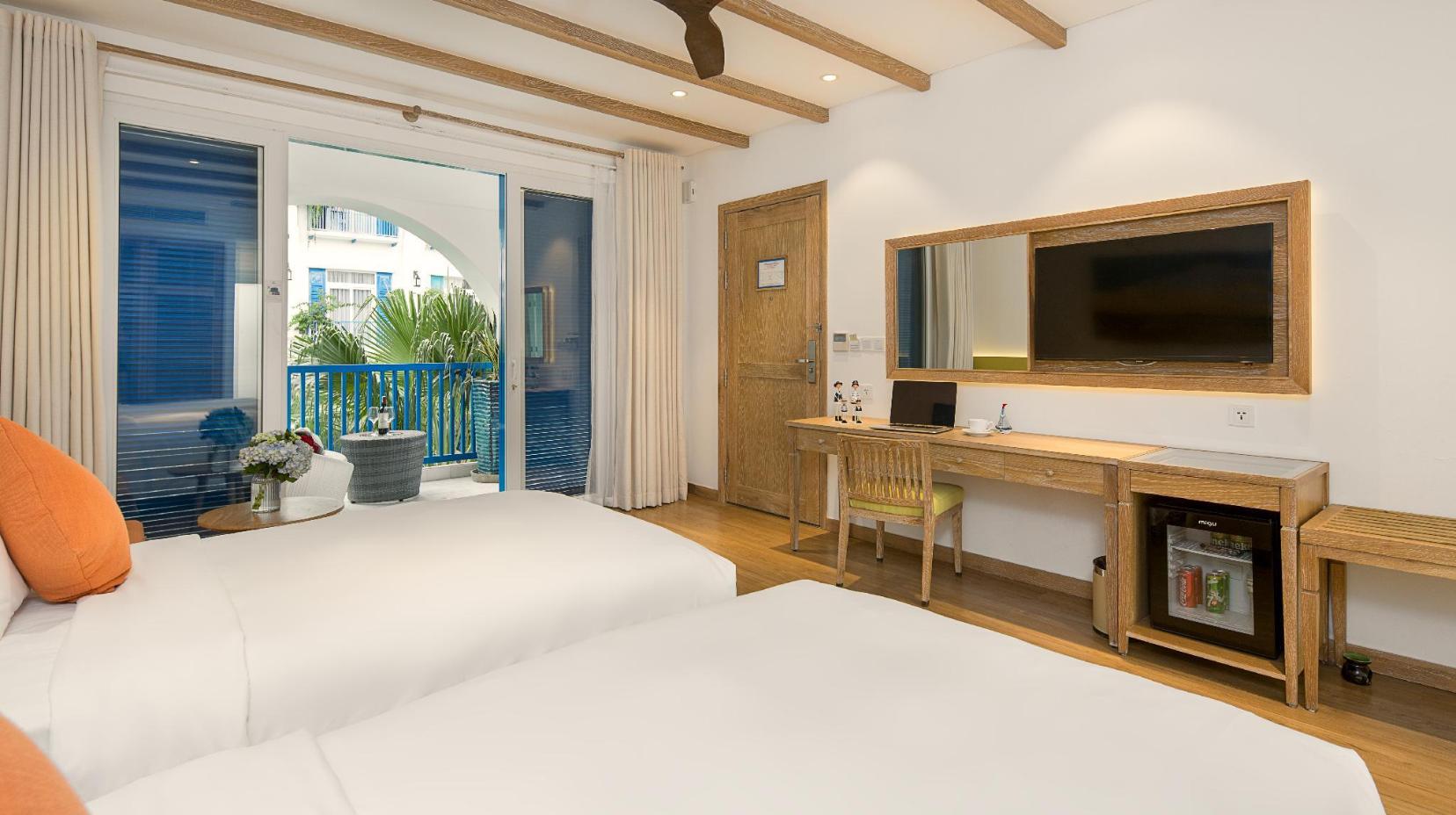 Twin Junior Suite with View - Bed