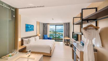 Deluxe Double or Twin Room with Seaview - Bed