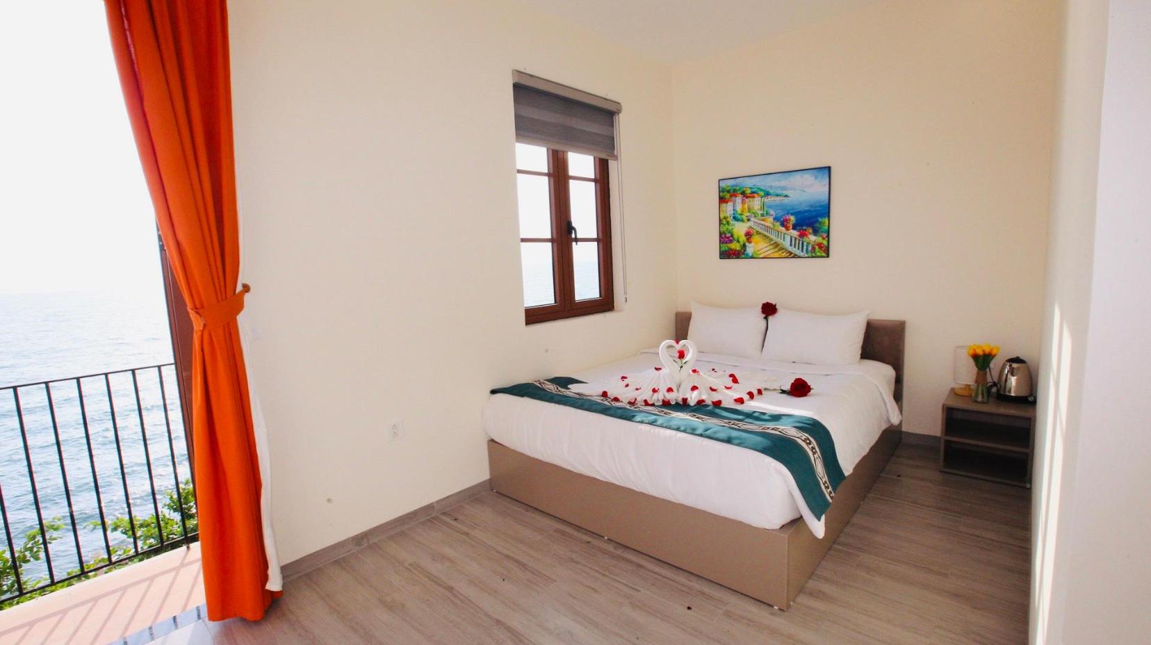 Deluxe Room with Sea View and Balcony - View