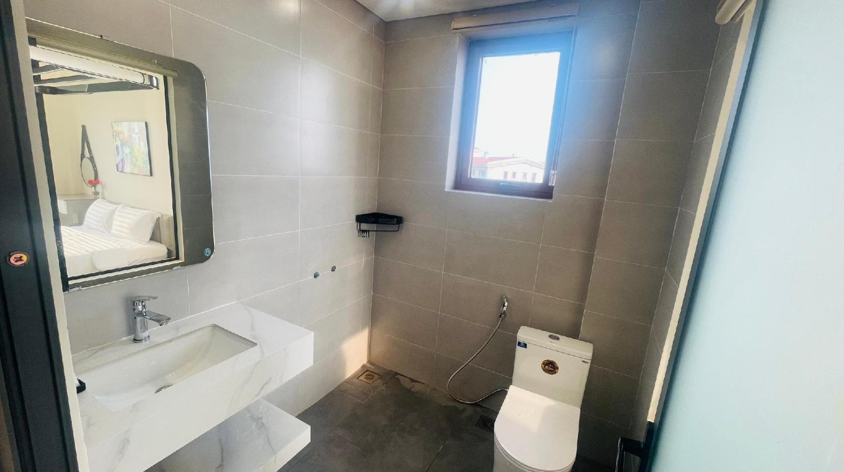 Superior Double Room without Balcony - Bathroom