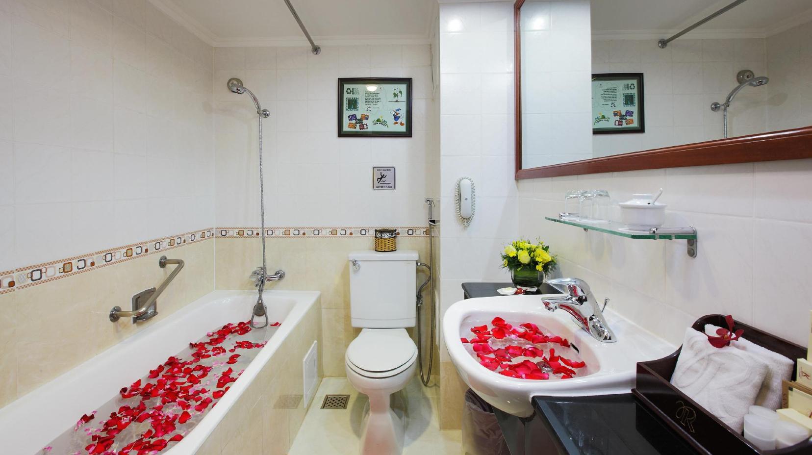 Premium Deluxe - Bathroom