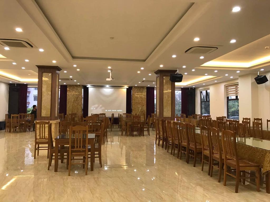 Banquet hall