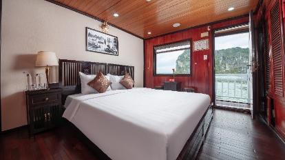 Deluxe Double Room - Bed