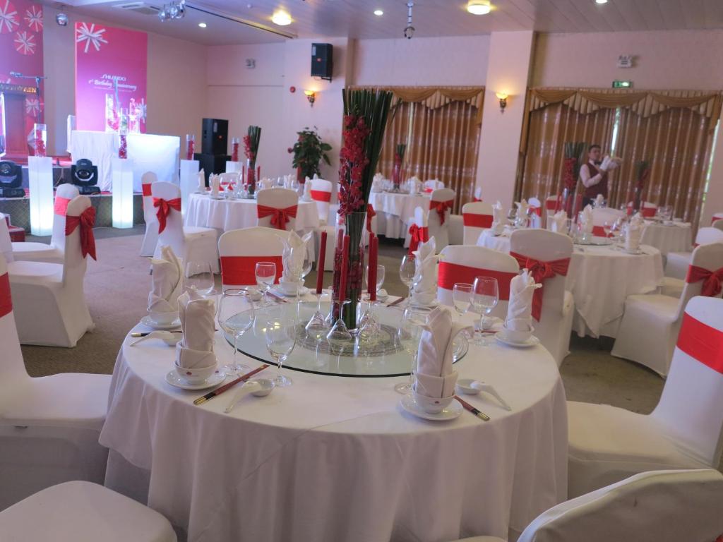 Banquet hall