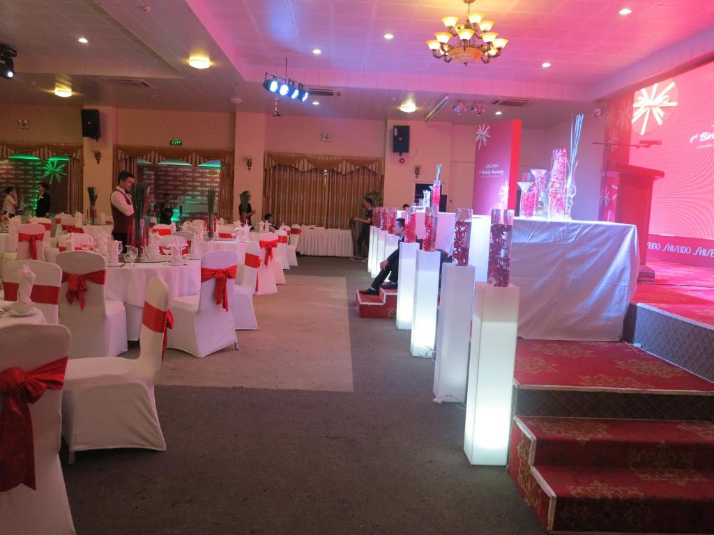 Banquet hall