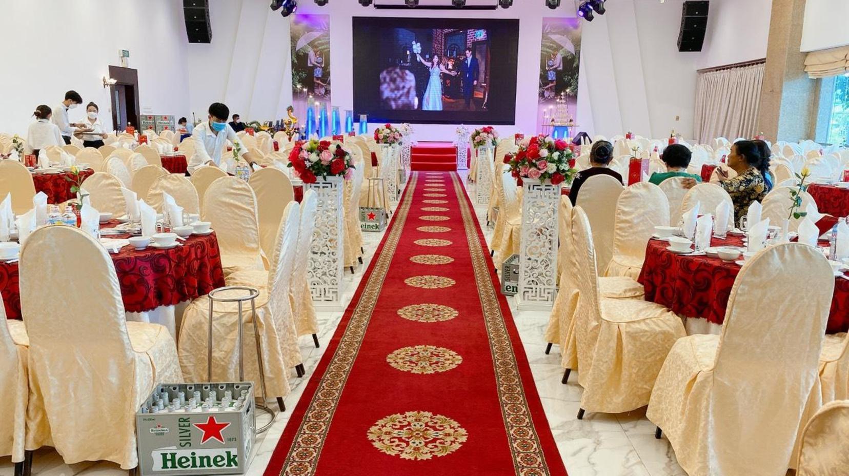 Banquet hall