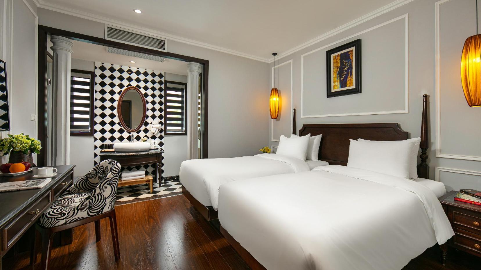 Deluxe Double or Twin Room - Bed