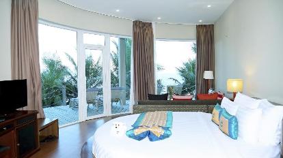 1-Bedroom Ocean View Villa - Bed