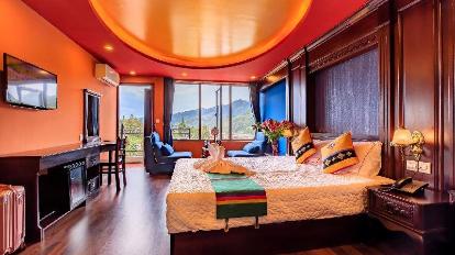 Deluxe Double Room with Balcony and Mountain view - Bedroom