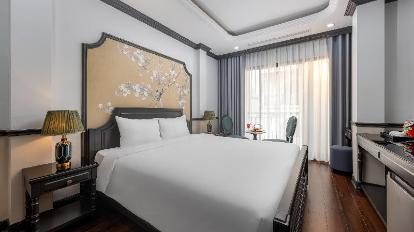 Deluxe Double Room - Bed