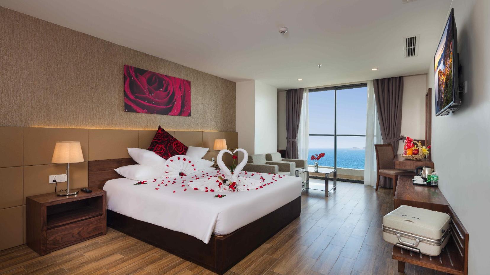 Sea View Suite with Balcony - Suite room