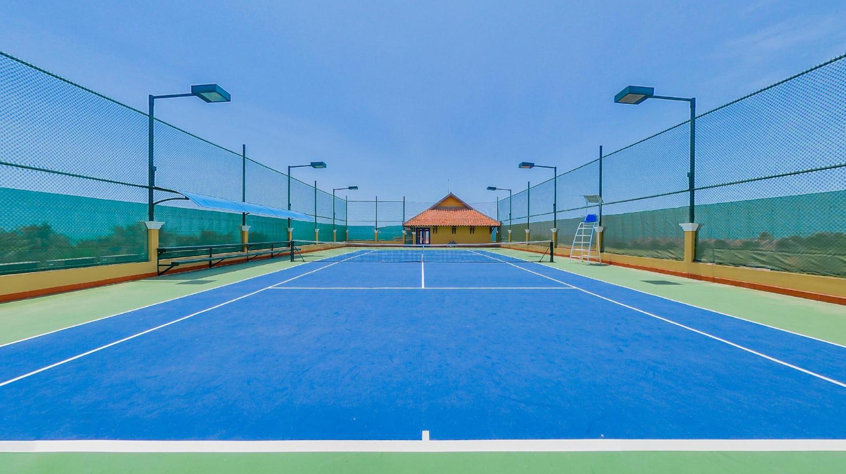 Tennis court