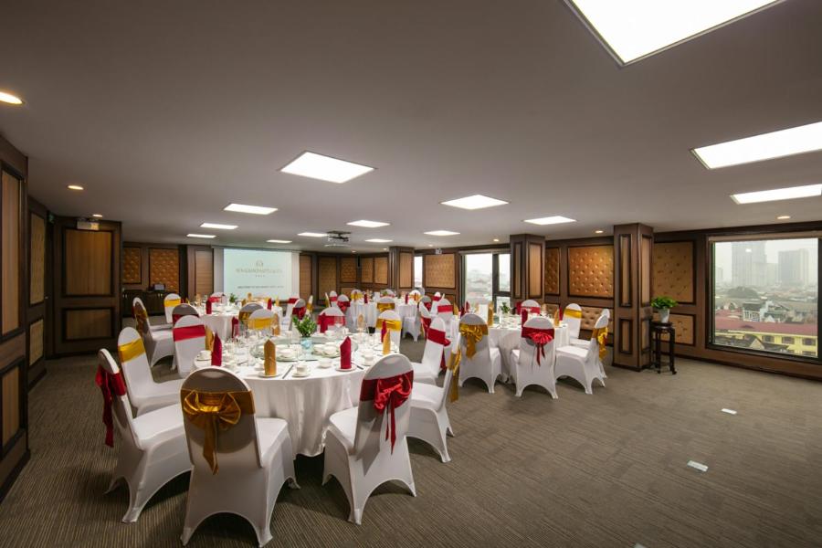 Banquet hall