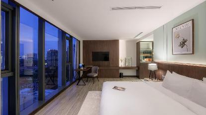 Deluxe Room, Guest room, 1 King, City view - View