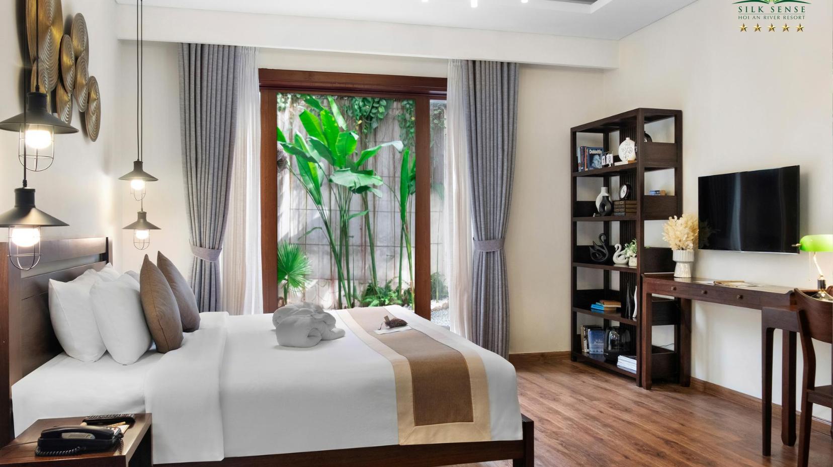 Sense Suite with Private Pool and Garden - Bedroom