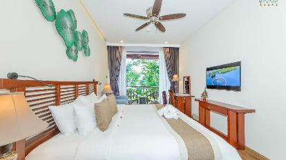 2-Bedroom River View Villa - Bed