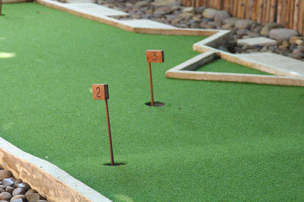 Mini golf course