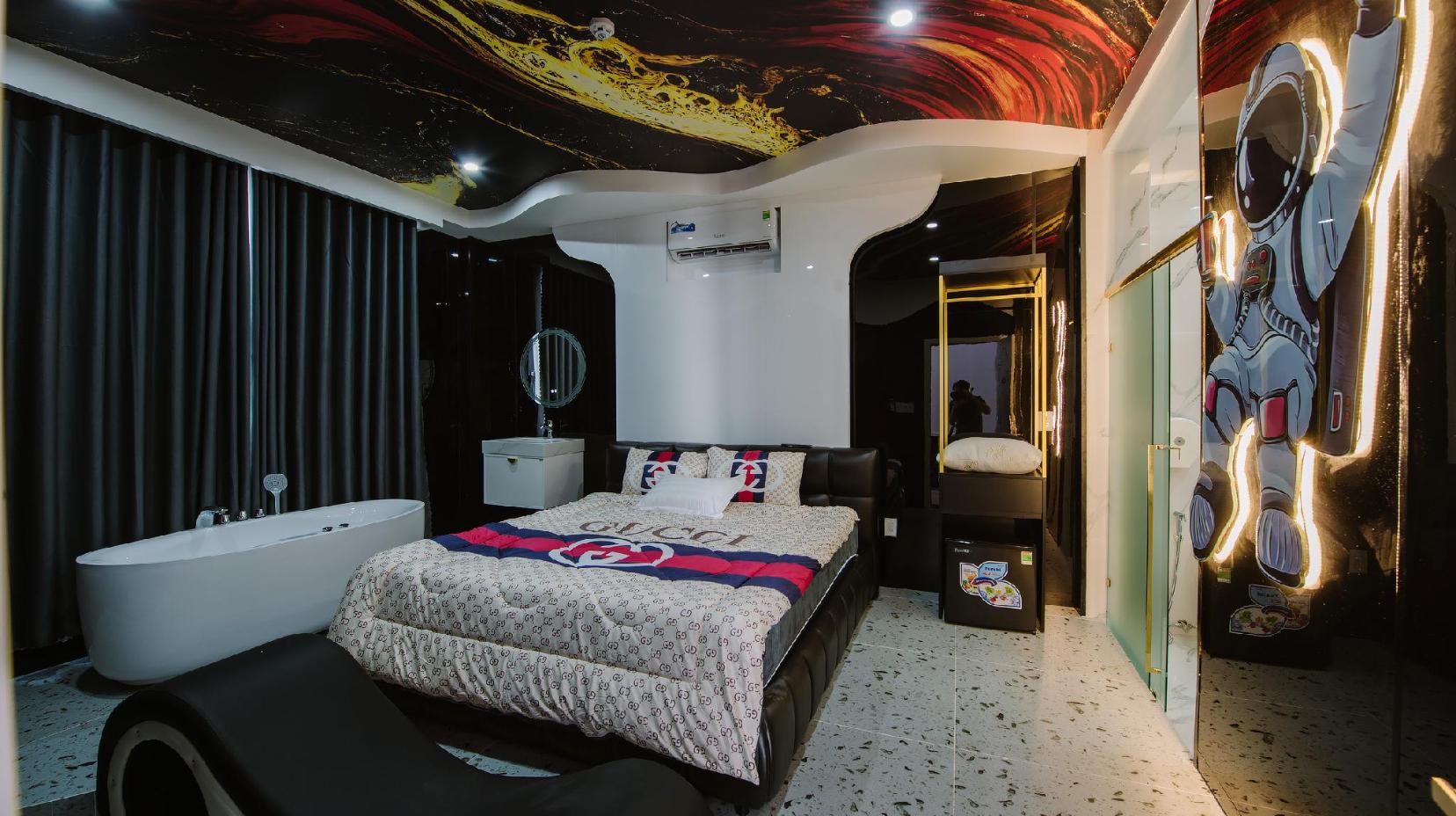 Double Room - Bed