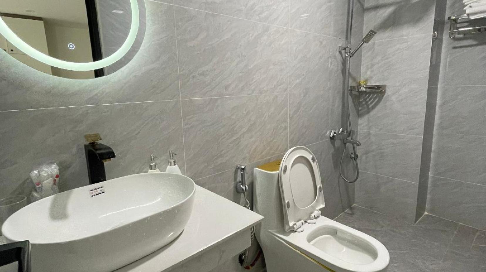 Suite - Bathroom