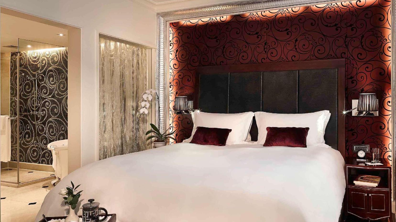 Opera Wing, Prestige Suite With Club Lounge Benefits, King Bed - Suite room