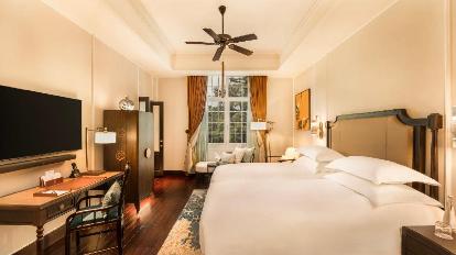 Heritage Wing, Grand Luxury Room With Metropole Privileges And Benefits, Twin Beds - Bed