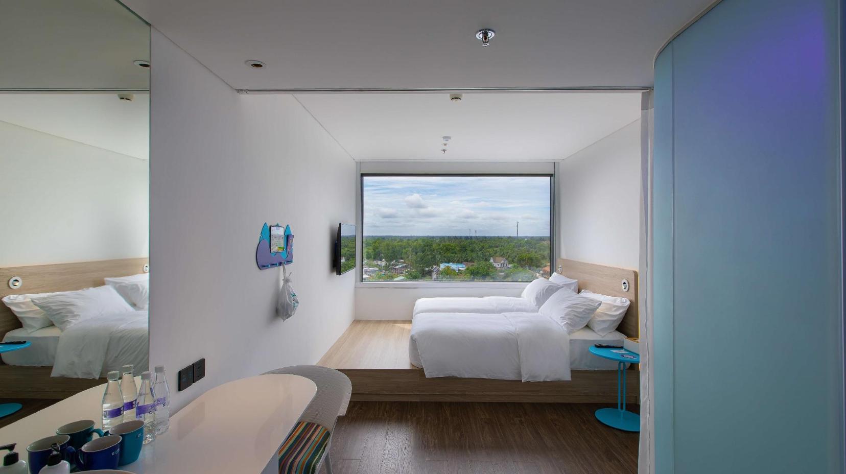 Deluxe Twin City View - Bedroom