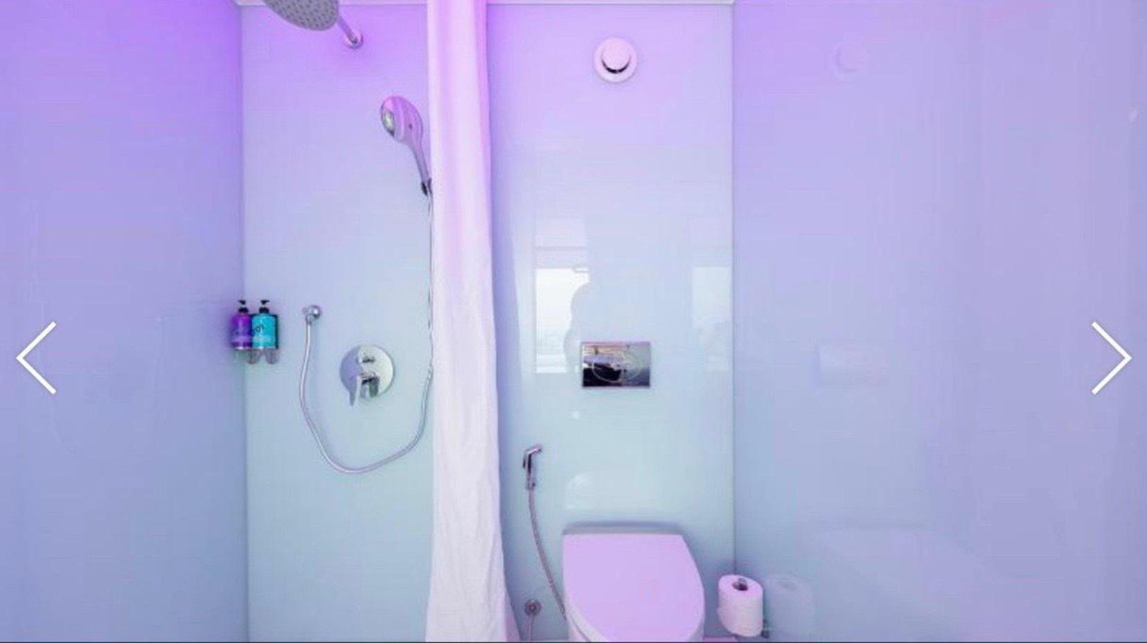 Deluxe Twin City View - Bathroom