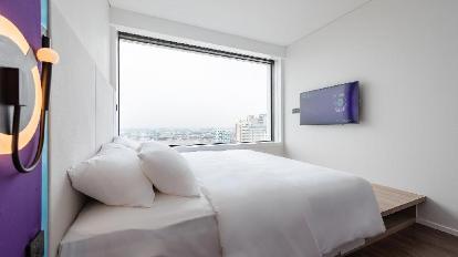 Deluxe City View - Bedroom