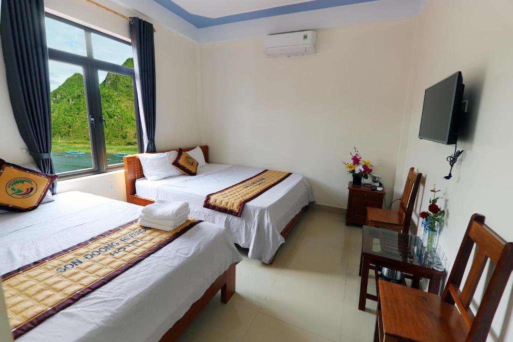 Deluxe Double or Twin Room with River View