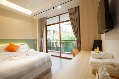 Deluxe Double Room with Balcony