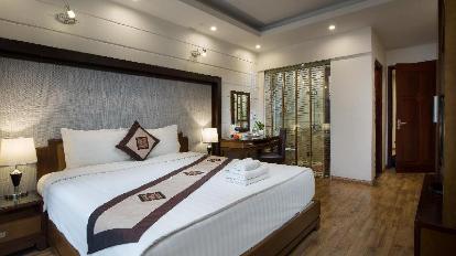 Deluxe Double Room - Bed