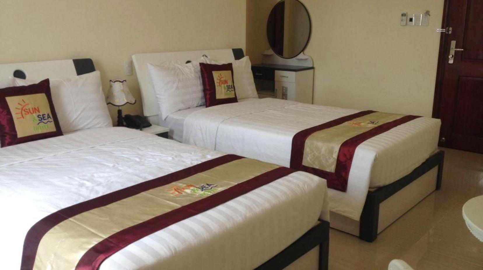 Deluxe Double Room for 2 Adults and 1 Child - Bedroom