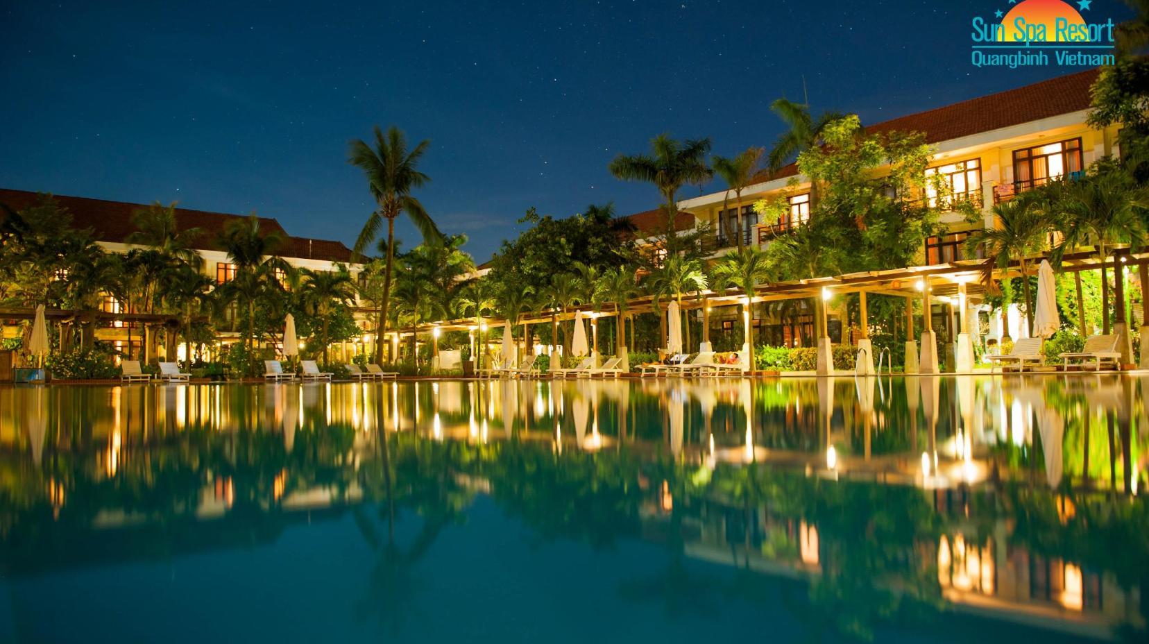 Swimming pool [outdoor]