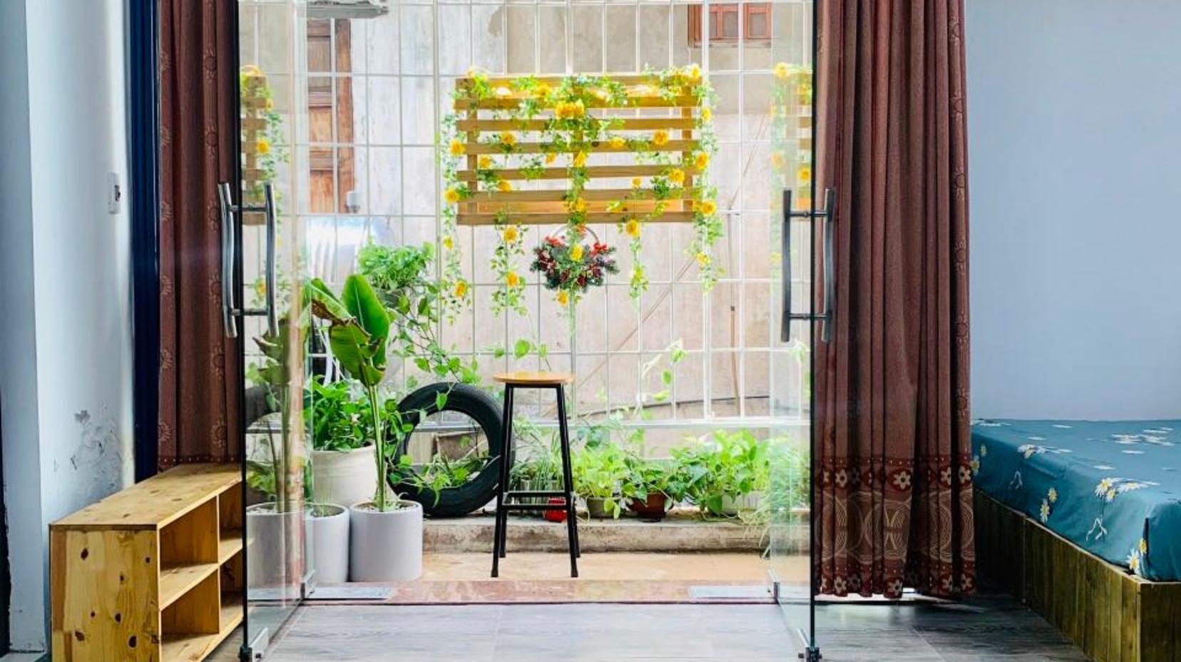 Family Room with King Bed - Balcony/terrace