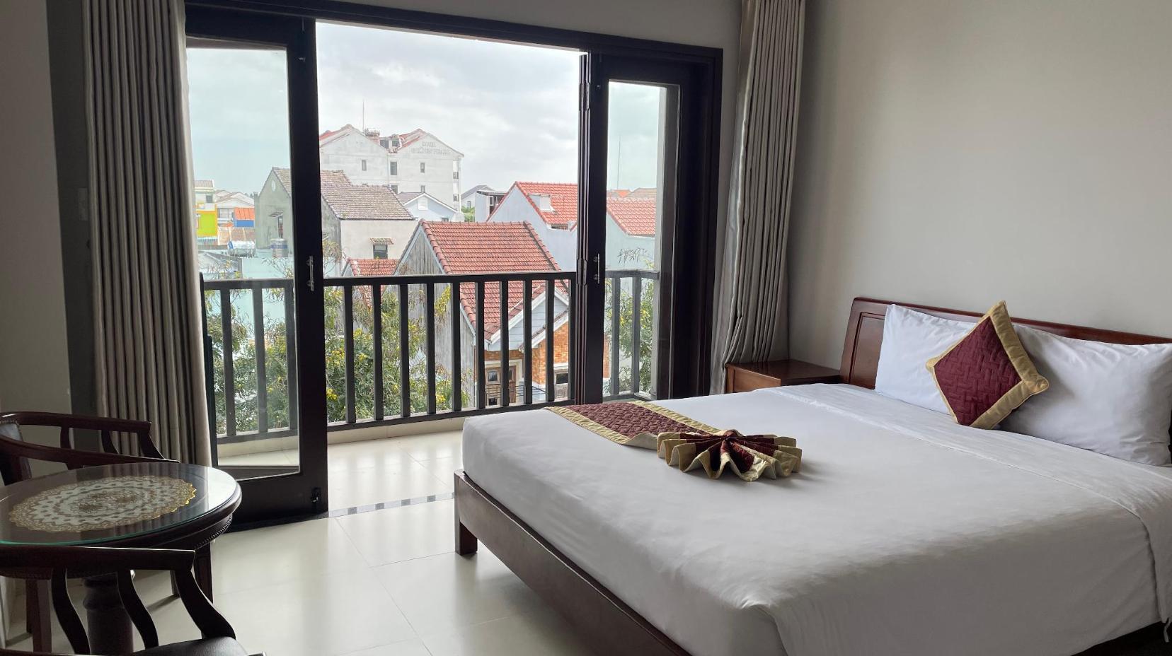 Deluxe Double Room with Balcony and Pool view