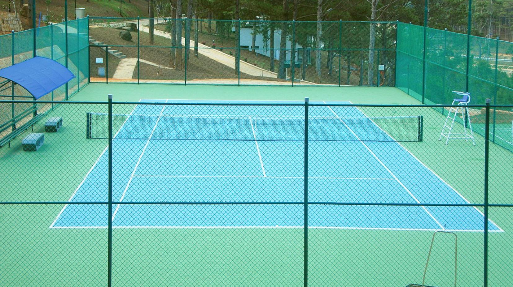 Tennis court