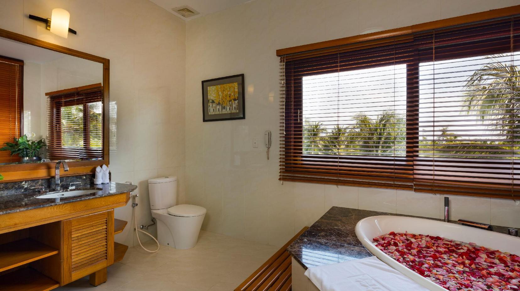 Suite Double Bed - Bathroom