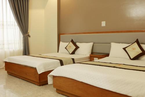 Double or Twin Room with Side Sea View