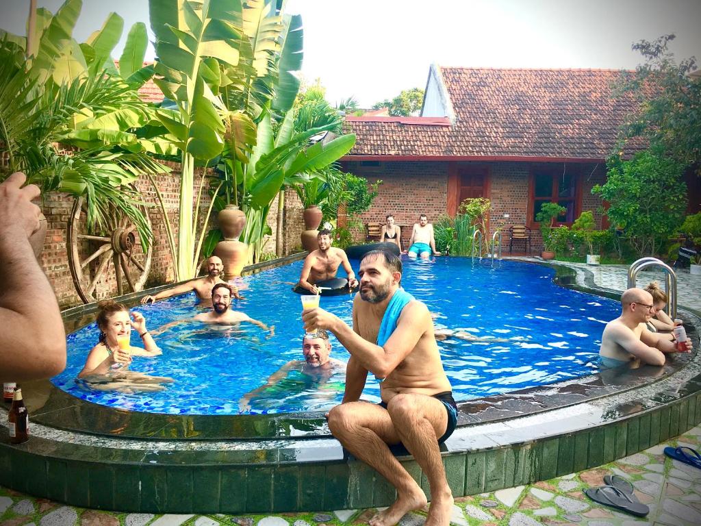 Swimming pool