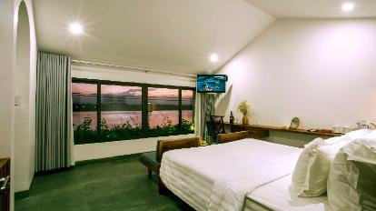 Deluxe Double Room With Window - View