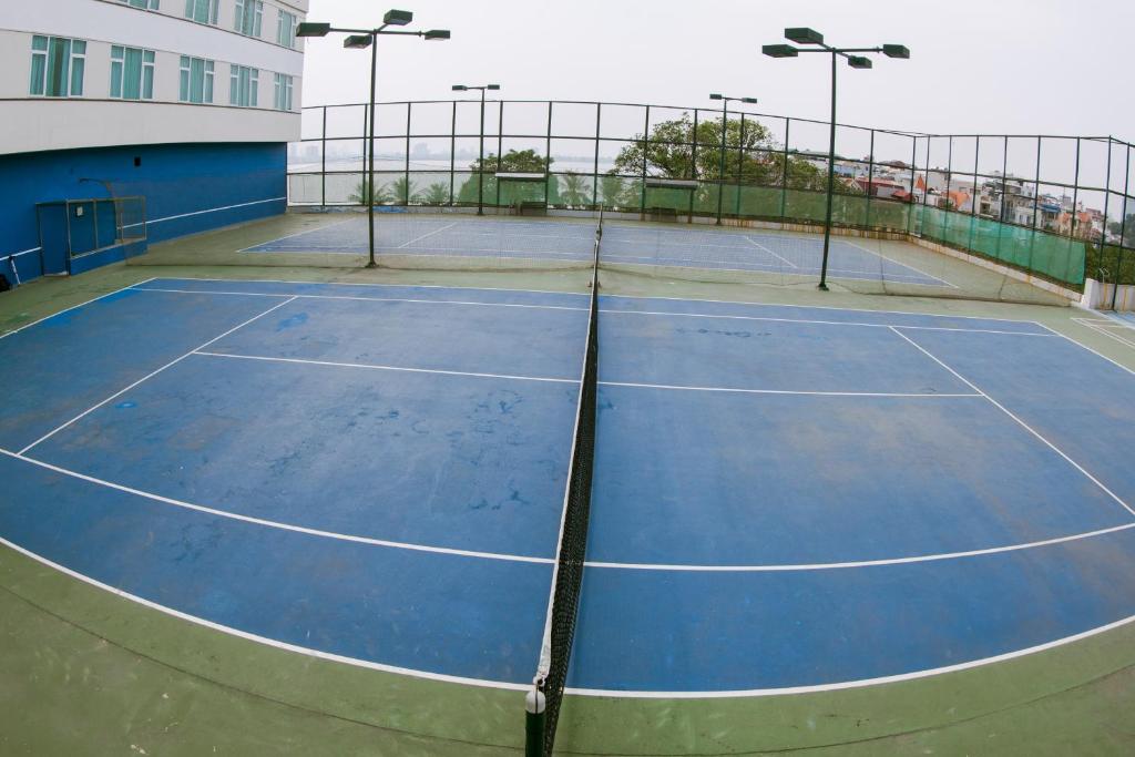 Tennis court