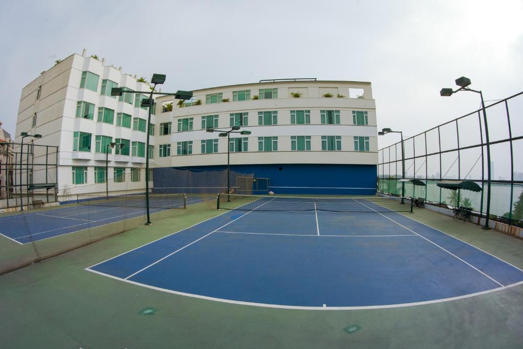 Tennis court