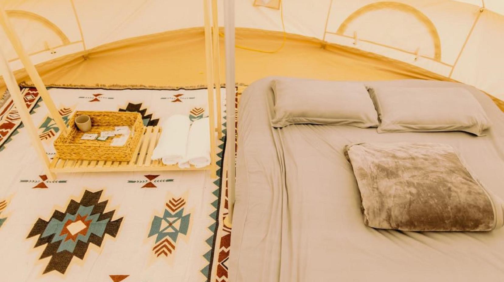 Superior Glamping Tent - Bed