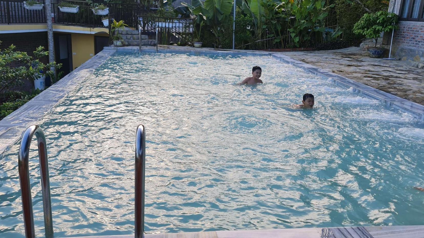 Swimming pool