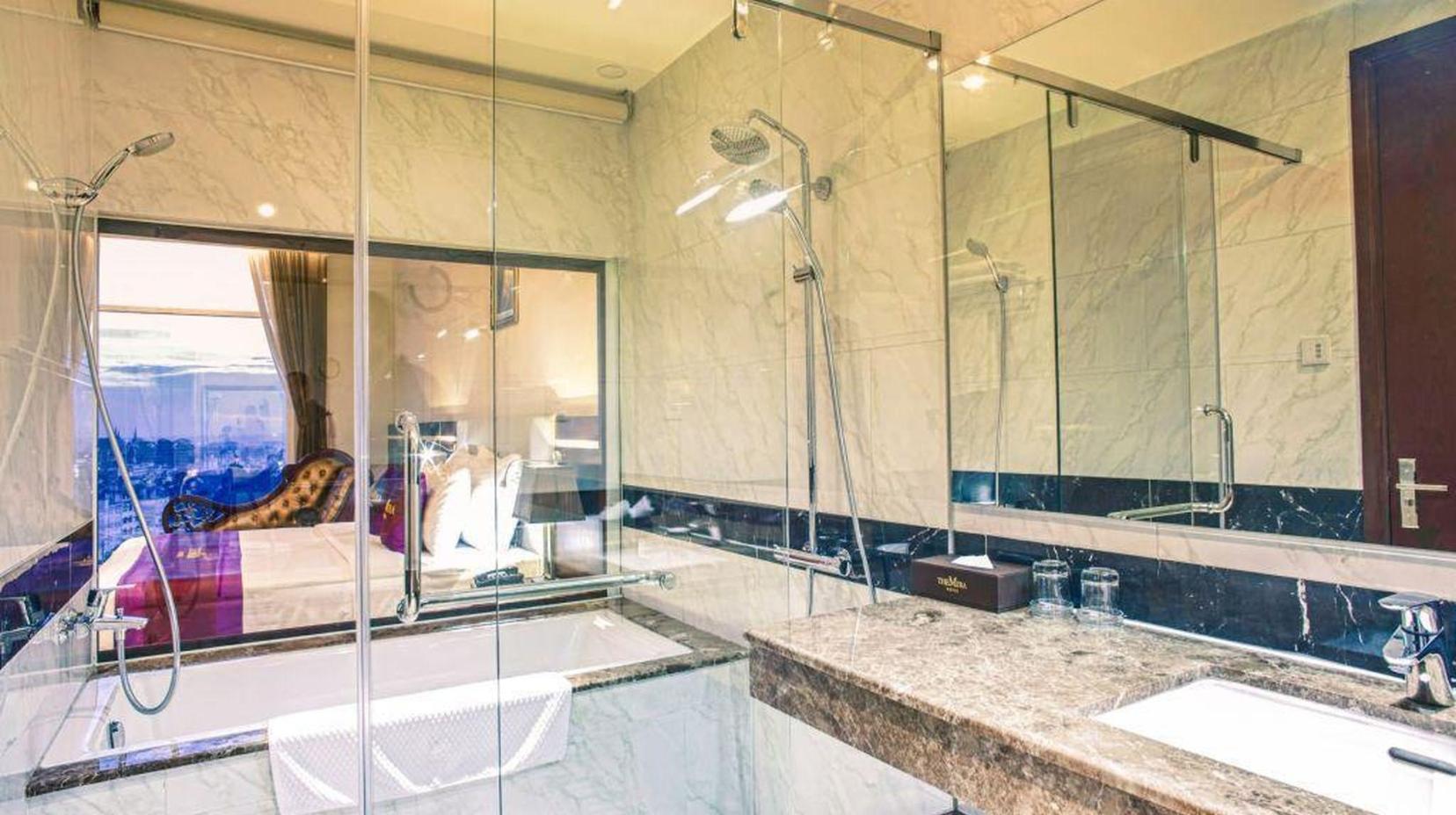 Business Suite Double - Bathroom