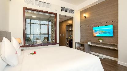 Deluxe City View Double Room - Guestroom